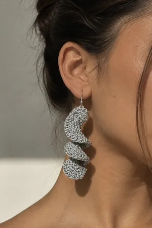 Brinco em espiral | PEÇA ARTESANAL