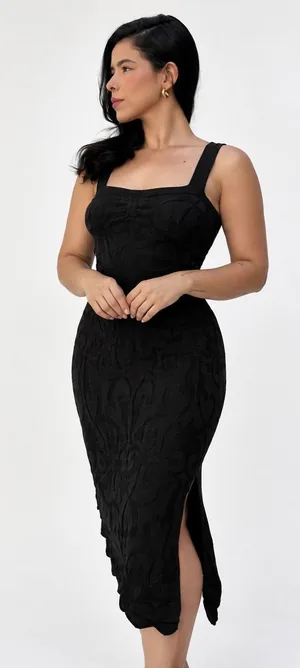 Vestido magnólia | mídi com fenda • assimétrico