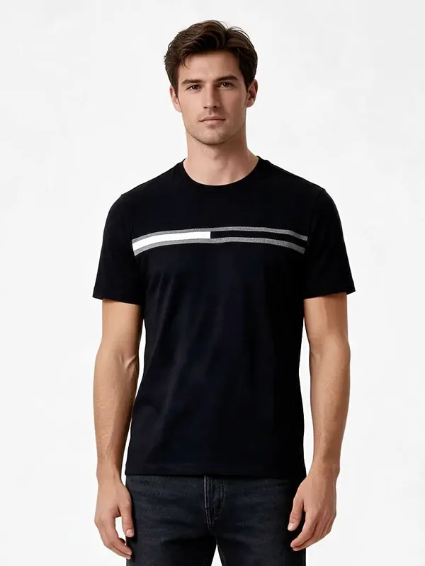 Camisa 100% algodão com detalhe em relevo