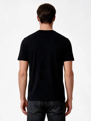 Camisa 100% algodão com detalhe em relevo
